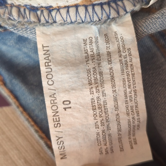 NWT Gloria Vanderbilt Amanda Studded Embroidered Jeans 10 Average Blue Pockets - Picture 8 of 17